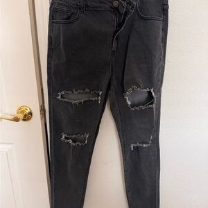 PrettyLittleThing Black Skinny Distressed Jeans